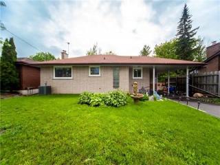 1141 Wakefield Cres