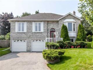 628 Dunrobin Crt