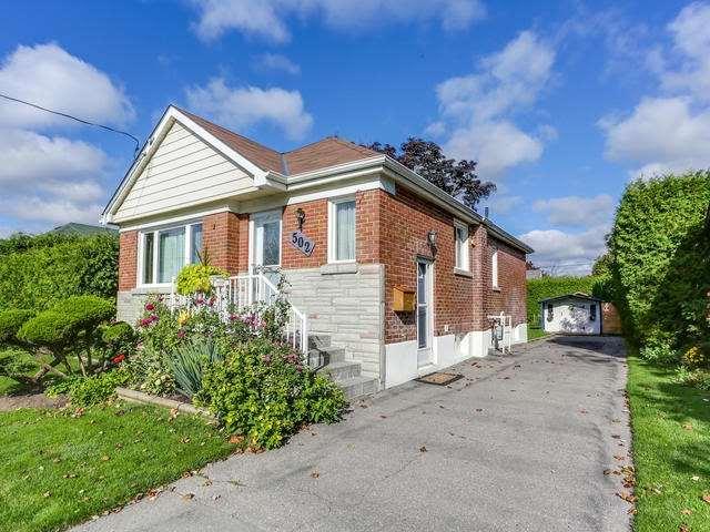 502 Adelaide Ave W