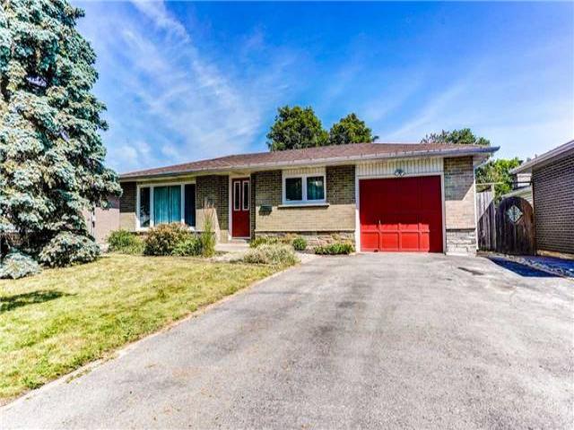 5 Cowling Cres