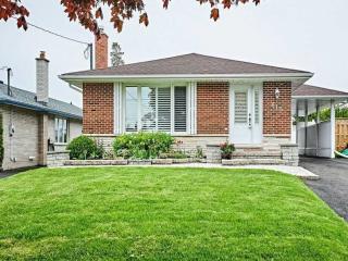 610 Gibbons St