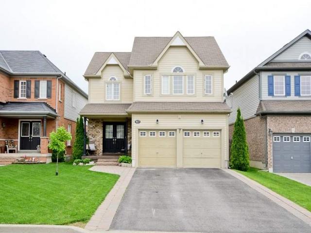 611 Oxbow Cres photo #1