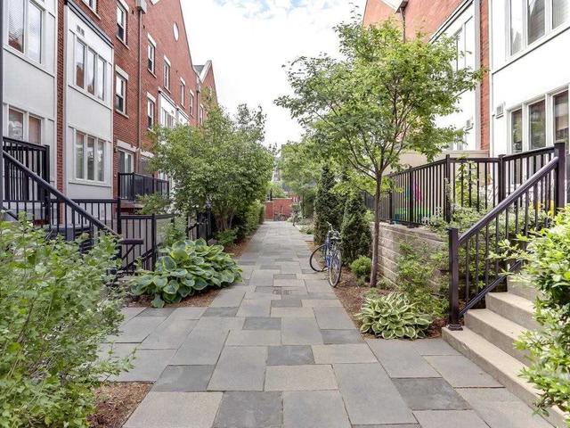 11 Frances Loring Lane, Unit 4