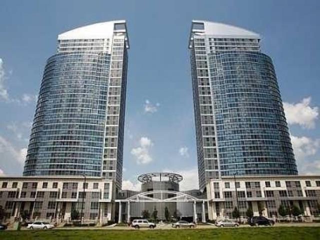 36 Lee Centre Dr, Unit 1906