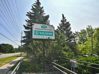 711 Rossland Rd, Unit 906