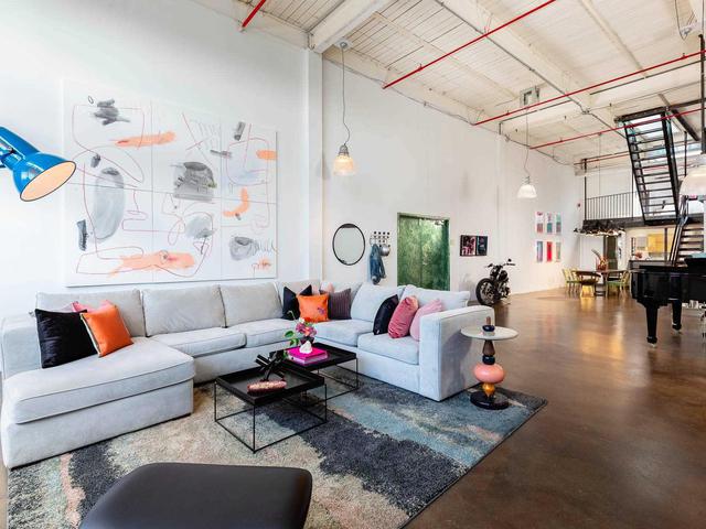 1173 Dundas St E, Unit 223