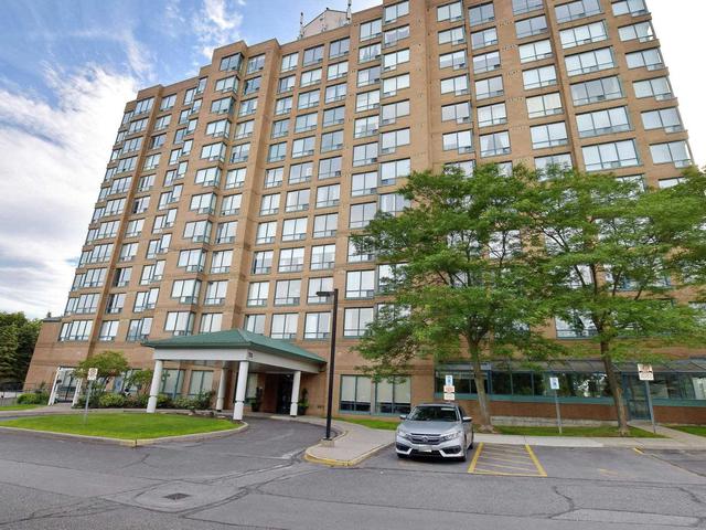 711 Rossland Rd E, Unit 1114