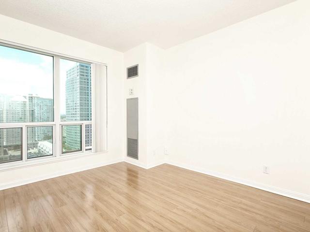 11 Lee Centre Dr, Unit 2012