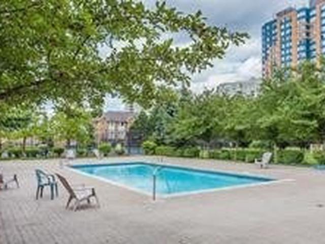 1205 - 350 Alton Towers Circ