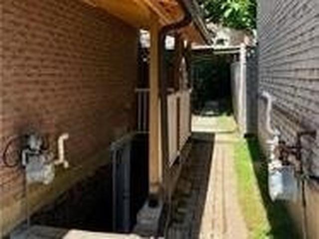 - Bsmt - 1515 Somergrove Cres