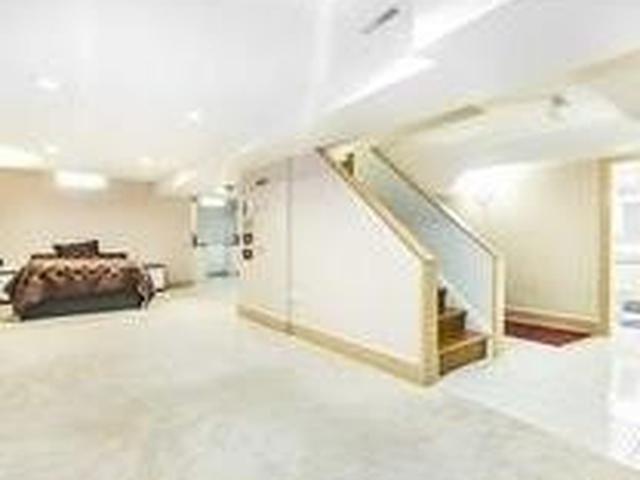 - Bsmt - 1515 Somergrove Cres