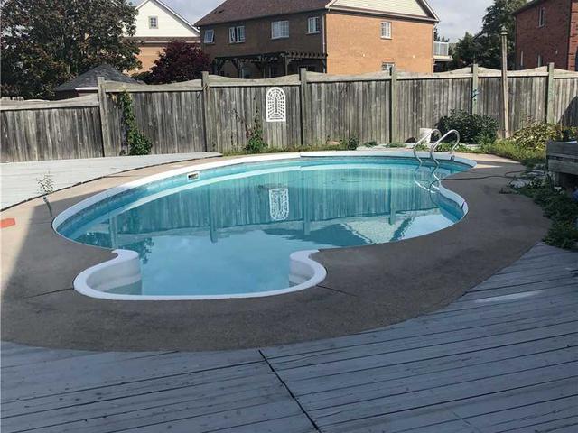 15 Mapson Cres