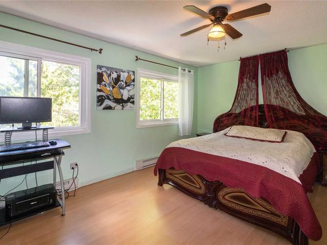 31 - 1975 Rosefield Rd