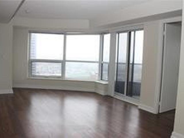 2614 - 181 Village Green Sq