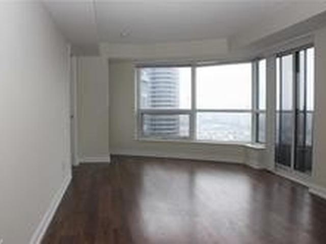 2614 - 181 Village Green Sq