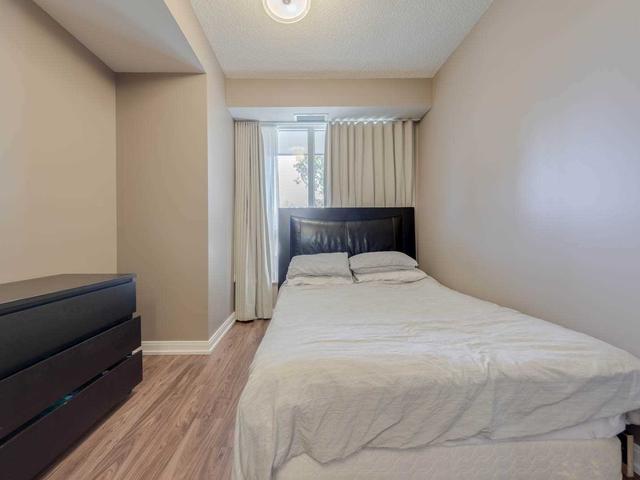 103 - 151 Village Green Sq