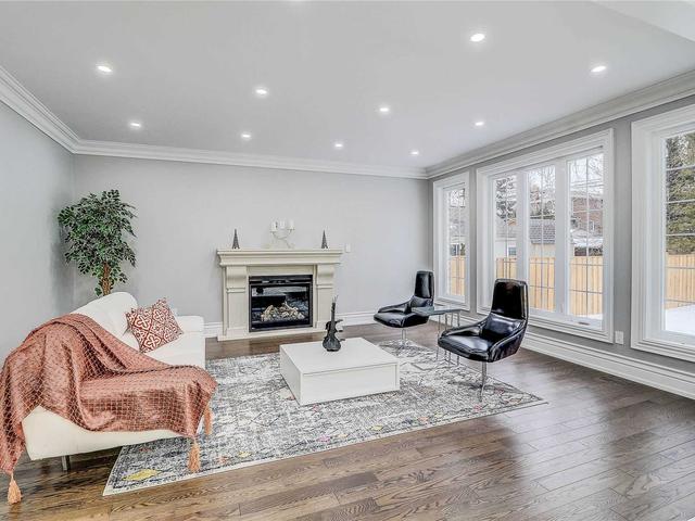 73 Harewood Ave