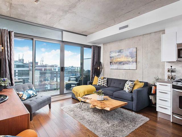 319 Carlaw Ave, Unit 816