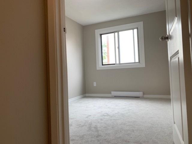 124 - 1100 Oxford Rd