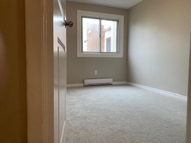 124 - 1100 Oxford Rd