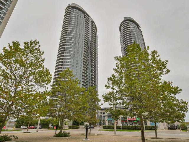 135 Village Green Sq, Unit 623