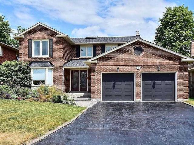 63 Farrow Cres