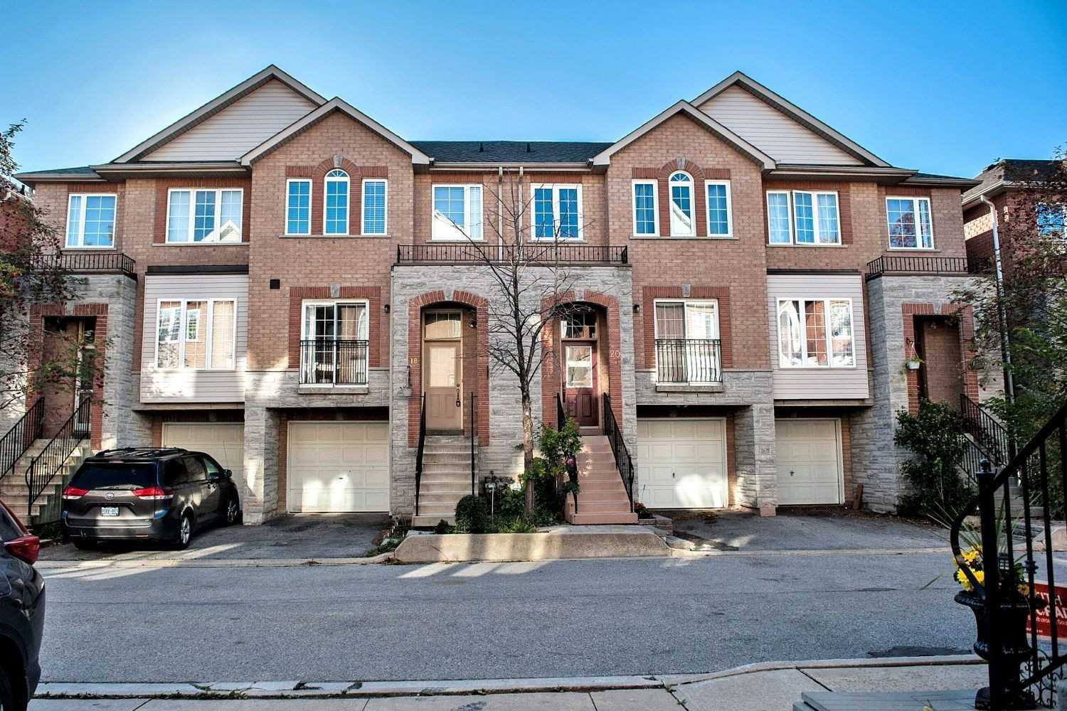 18 Tollgate Mews, Scarborough Sold, E4612394 Condos.ca