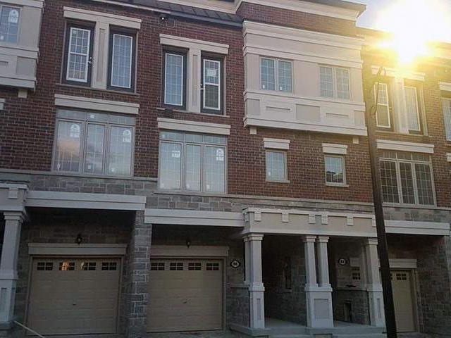 64 Harwood Ave N