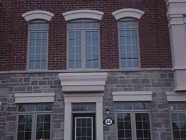 64 Harwood Ave N