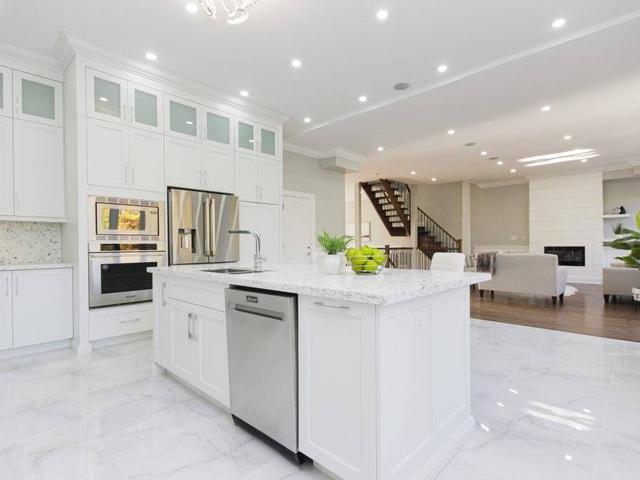 60 Adanac Dr