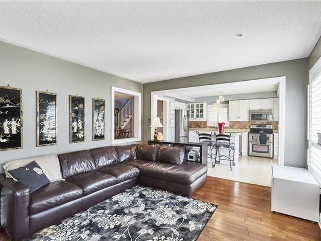 13 Handley Cres