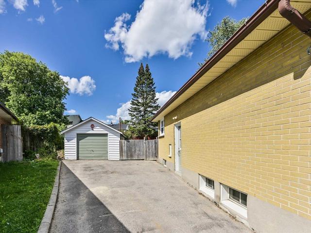 Bsmt - 1243 Meadowvale St