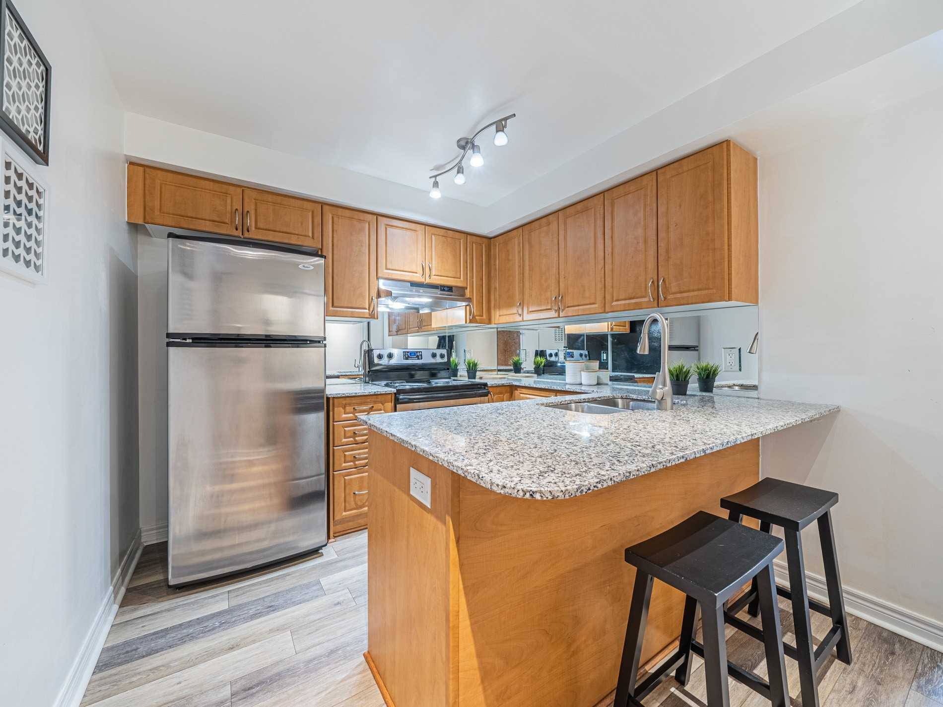 529 60 Fairfax Cres, Toronto Sold, E4637574 Condos.ca