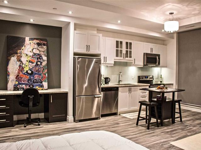 302 - 1003 Queen St E