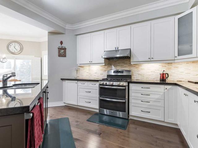 2361 Canterbury Cres