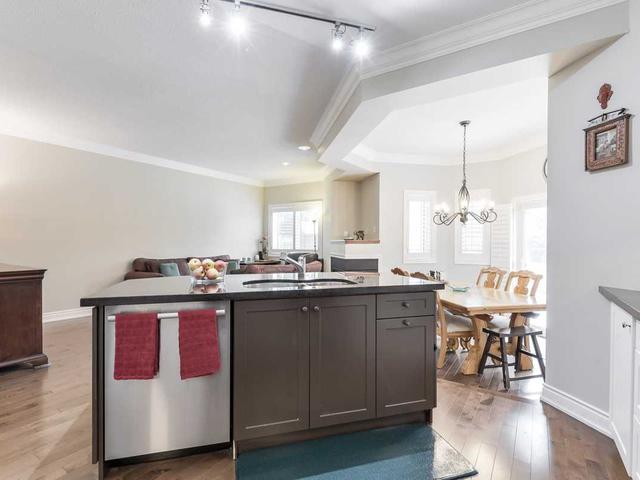 2361 Canterbury Cres