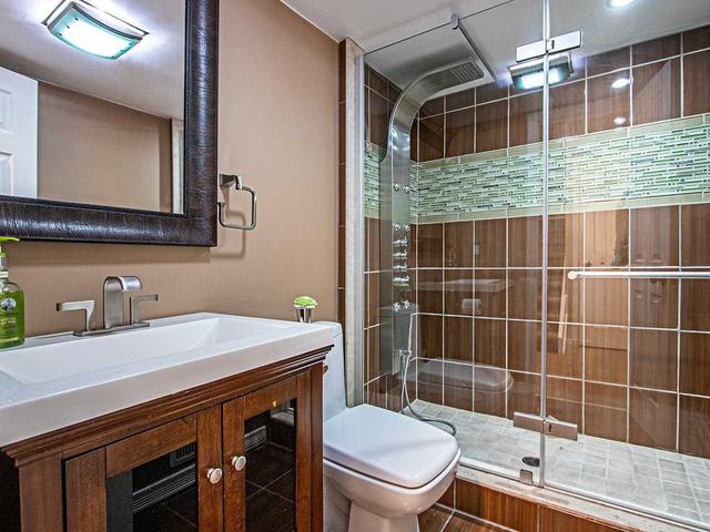 5 Bates Crt