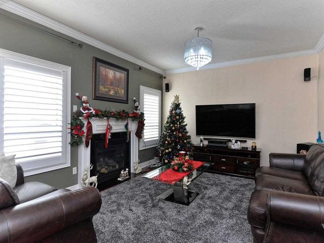 17 Dunwell Cres