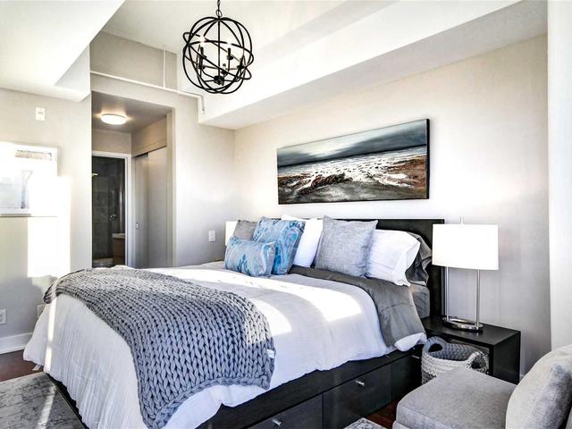 604 - 233 Carlaw Ave