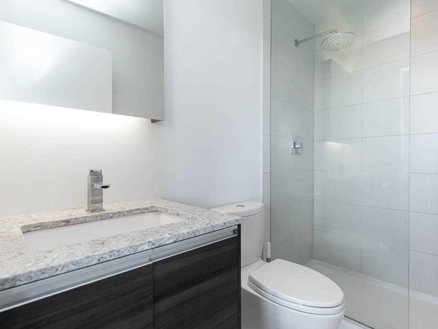 827 - 1190 Dundas St