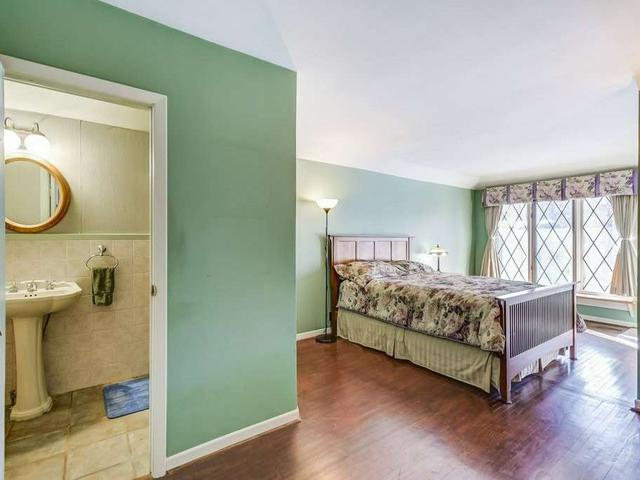 37 Bowater Dr
