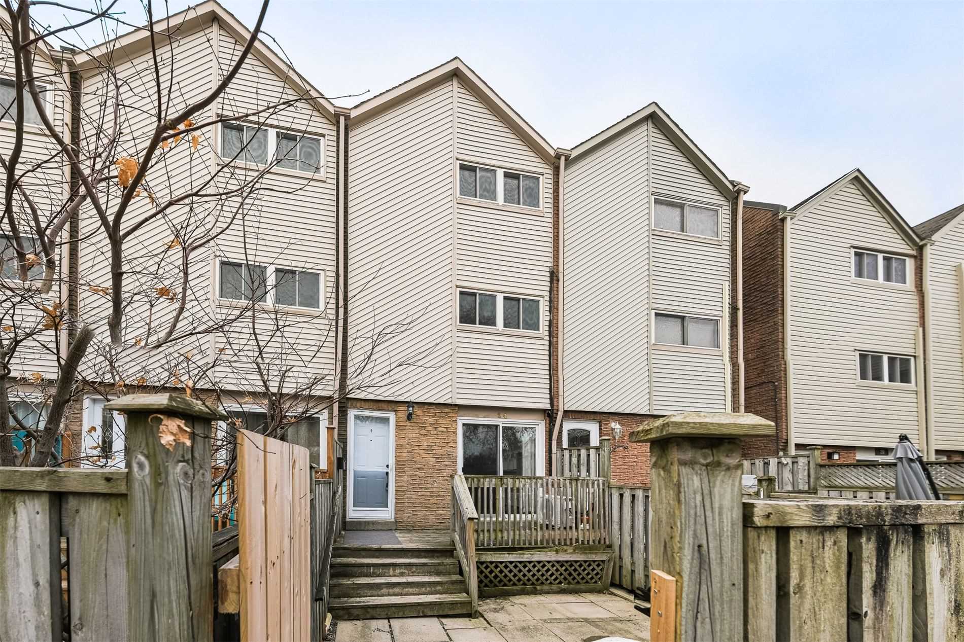 24 1666 Queen St E, Toronto Terminated, E4696110 Condos.ca