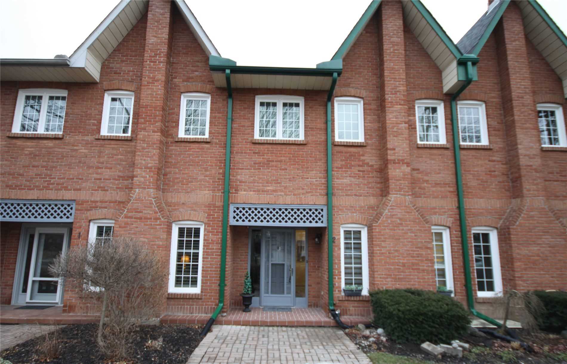 2 110 Mary St W, Whitby Sold, E4700199 Condos.ca