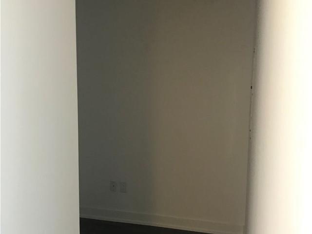 810 - 15 Baseball Pl