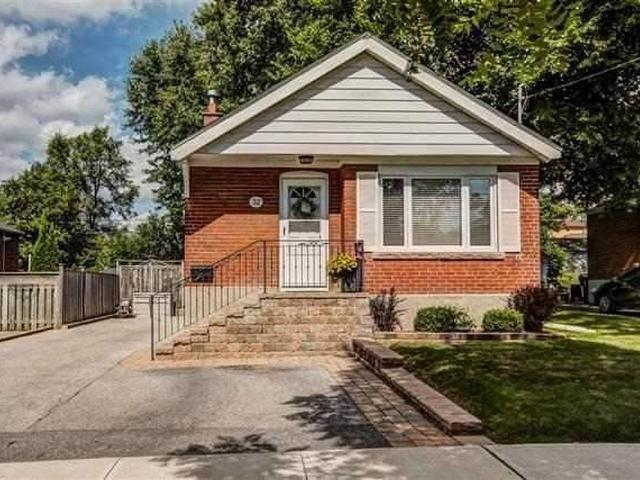 Bsmt - 32 Florens Ave