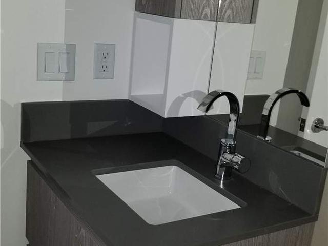 910 - 30 Baseball Pl