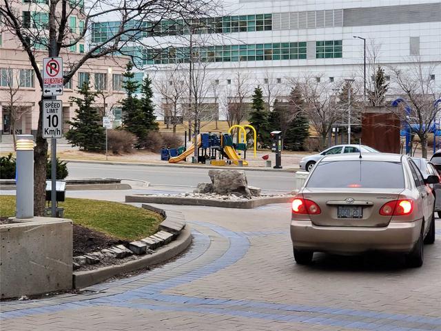 36 Lee Centre Dr, Unit 803