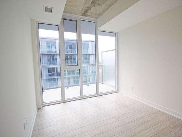 915 - 30 Baseball Pl