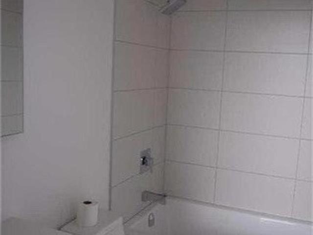 1025 - 1190 Dundas St E