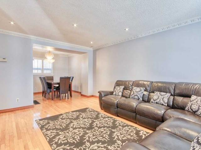 51 Winstanly Cres